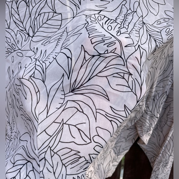 BLUSH | Women’s Sheer Plant Print Blouse NWT - Picture 2 of 8